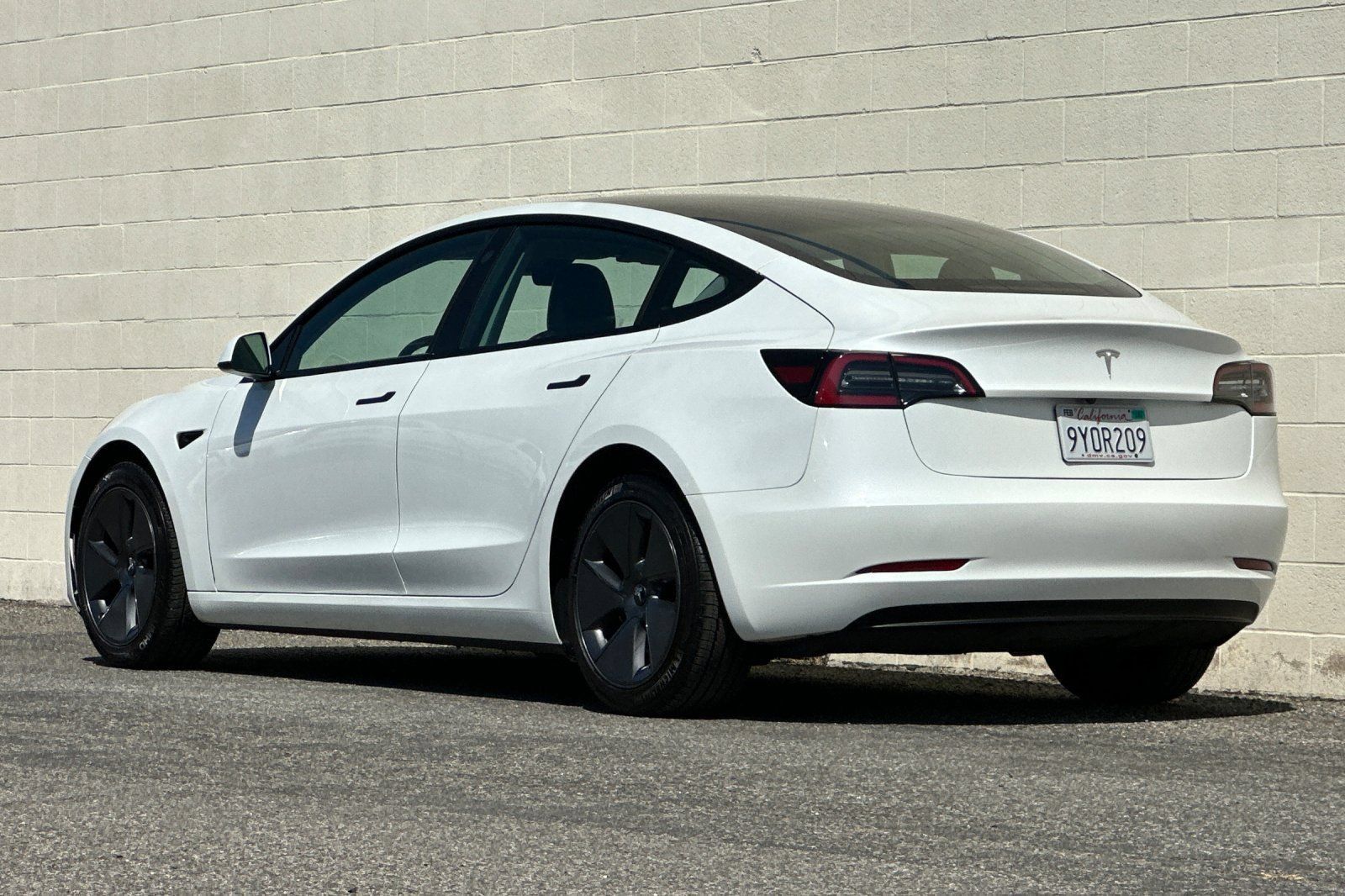 Used 2023 Tesla Model 3 Standard Range RWD image 6