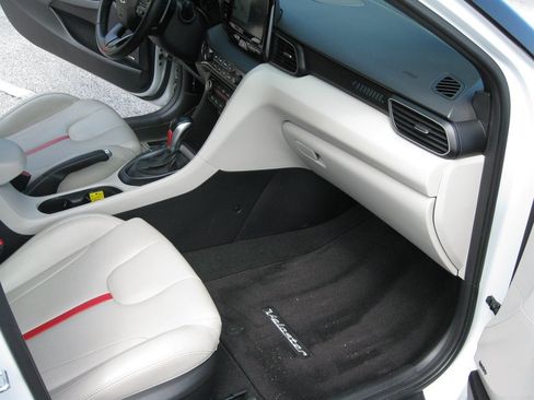 Used 2020 Hyundai Veloster Turbo Ultimate FWD image 29