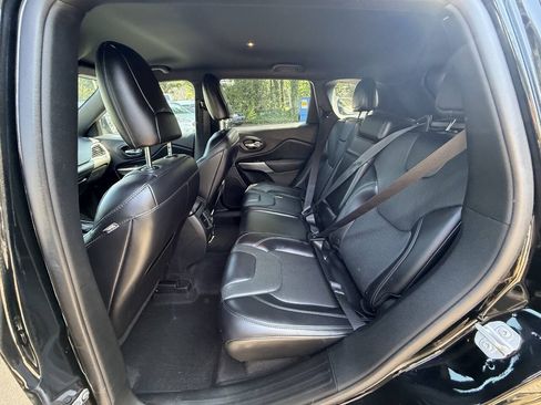 Used 2019 Jeep Cherokee High Altitude AWD/4WD image 19