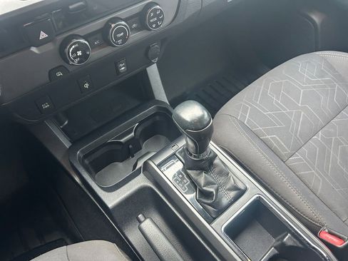 Used 2016 Toyota Tacoma TRD Sport w/ Towing Package image 20