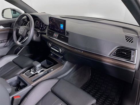 Used 2025 Audi Q5 e Premium Plus w/ Premium Plus Package image 34