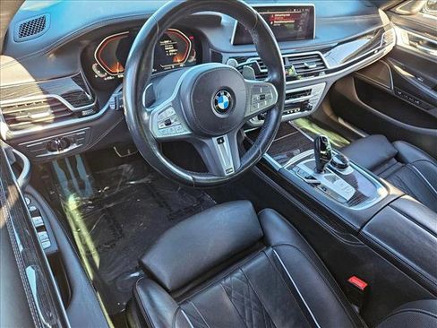 Certified 2022 BMW 750i xDrive w/ Executive Package image 9