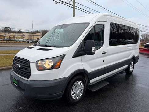 Used 2017 Ford Transit 350 XL image 4