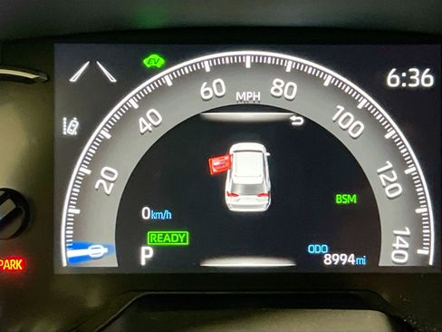 Used 2023 Toyota RAV4 XLE Premium image 23