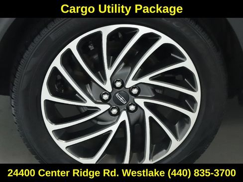 Used 2019 Lincoln Nautilus Reserve w/ Cargo Utility Package FWD image 12
