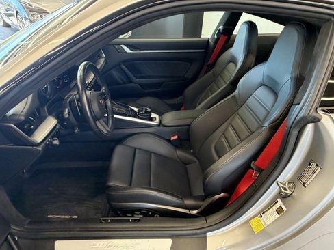 Used 2022 Porsche 911 Turbo image 7