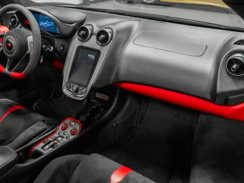 Used 2018 McLaren 570S Spider image 12