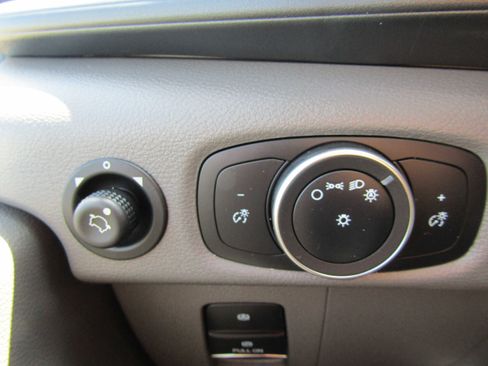 Used 2022 Ford E-Transit Medium Roof RWD image 14