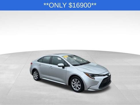 Used 2024 Toyota Corolla LE image 1