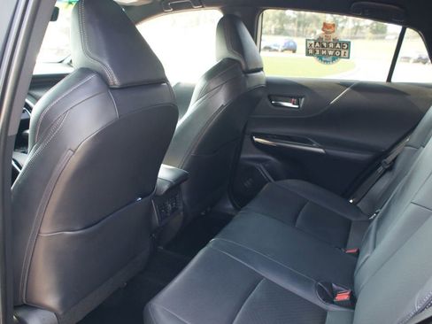 Used 2021 Toyota Venza Limited image 16