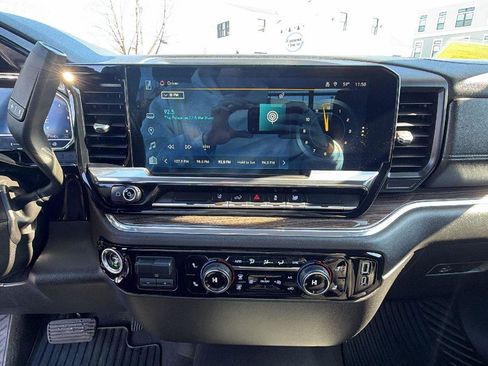 Used 2024 Chevrolet Silverado 2500 LT w/ Convenience Package image 16