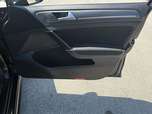Used 2018 Volkswagen GTI SE FWD image 27