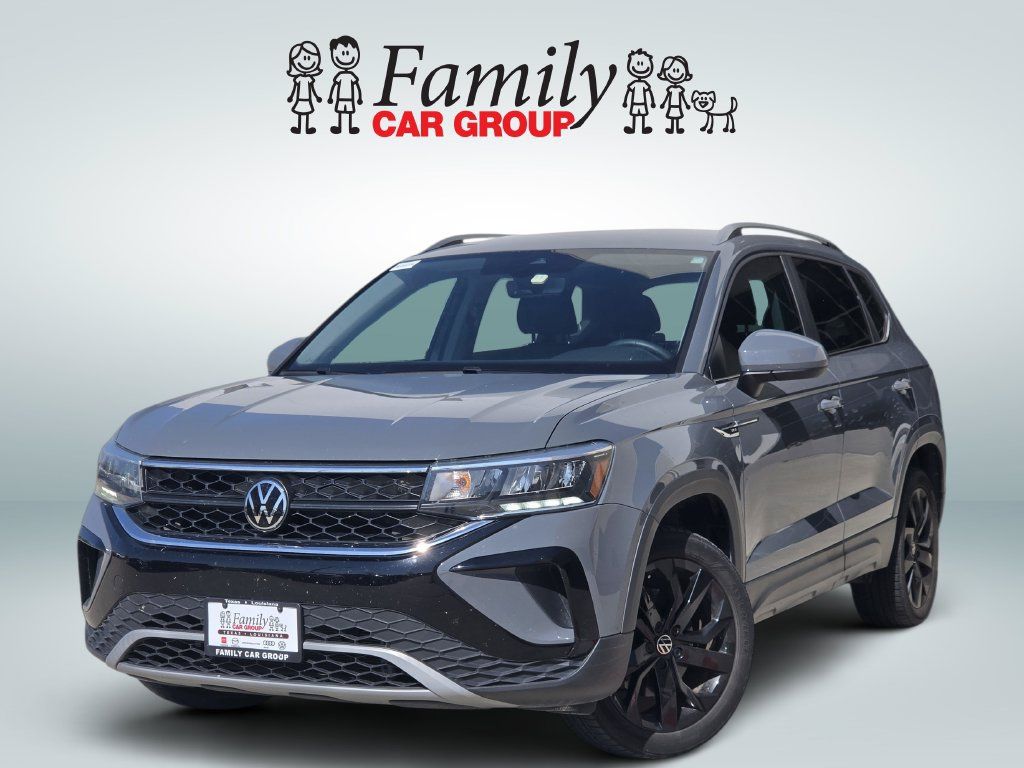 Used 2024 Volkswagen Taos SE FWD image 1