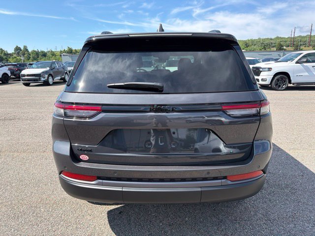 New 2026 Jeep Grand Cherokee Altitude AWD/4WD image 6