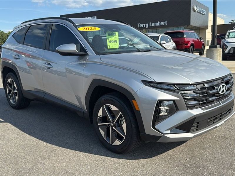 Certified 2025 Hyundai Tucson SEL image 1
