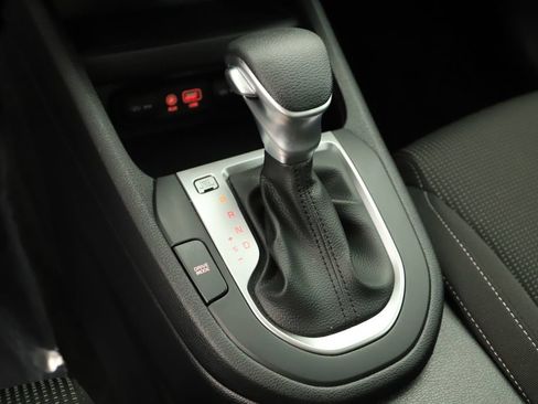 Used 2020 Kia Forte LXS FWD image 28