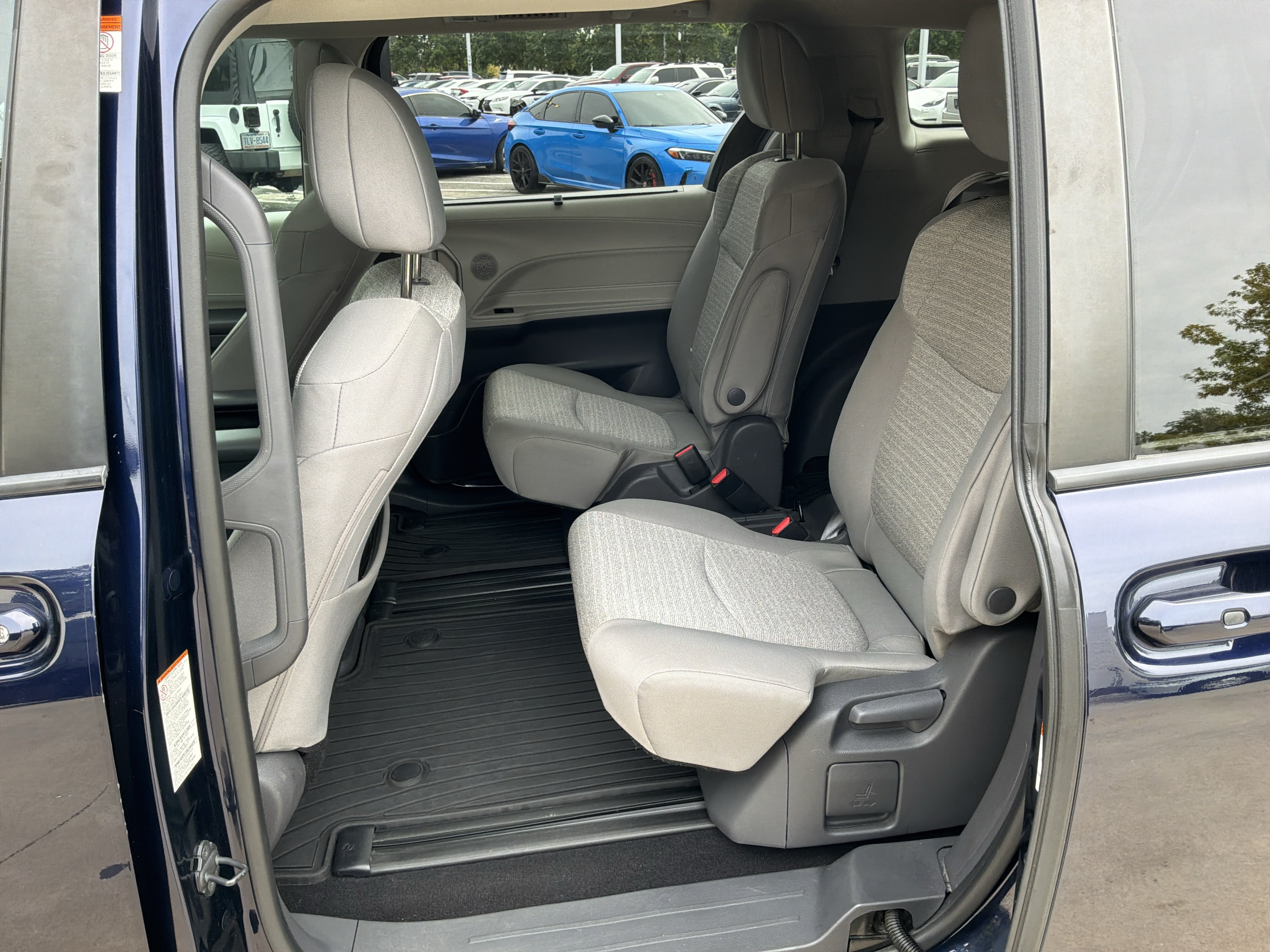 Used 2021 Toyota Sienna LE w/ LE Plus Package AWD/4WD image 31