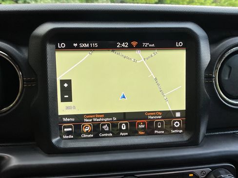 Used 2021 Jeep Gladiator Overland AWD/4WD image 18