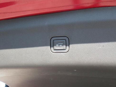 Used 2023 Buick Enclave Premium image 31