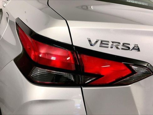Used 2025 Nissan Versa SV FWD image 27