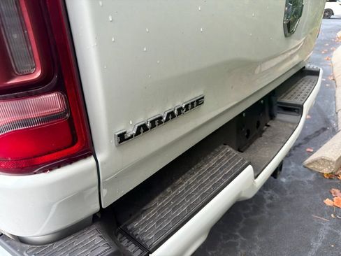Used 2019 RAM 1500 Laramie w/ Sport Appearance Package AWD/4WD image 10