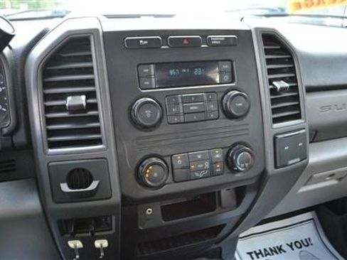 Used 2017 Ford F550 2WD Crew Cab Super Duty image 15