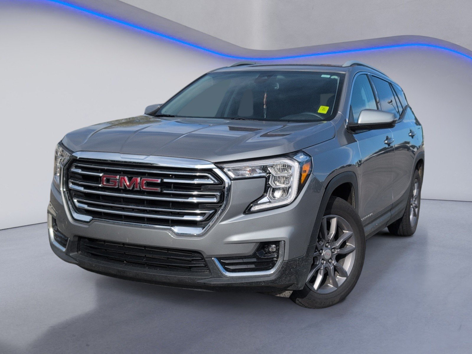 Used 2024 GMC Terrain SLT w/ LPO, Floor Liner Package AWD/4WD image 2