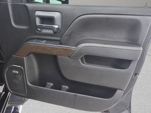 Used 2017 GMC Sierra 2500 Denali w/ Duramax Plus Package image 29