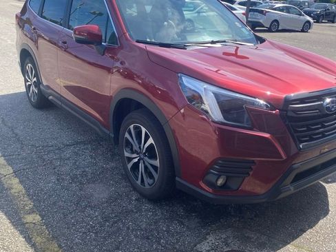 Used 2022 Subaru Forester Limited AWD/4WD image 2