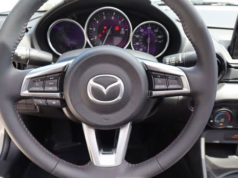 Used 2019 MAZDA MX-5 Miata Sport RWD image 32