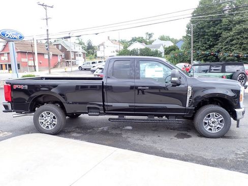 New 2025 Ford F350 XLT w/ FX4 Off-Road Package image 8