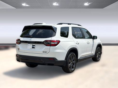 New 2026 Honda Pilot Sport image 9