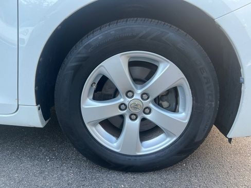 Used 2012 Toyota Sienna LE FWD image 35