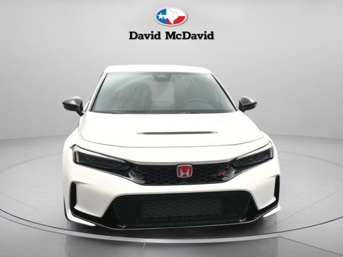 Used 2024 Honda Civic Type R image 2