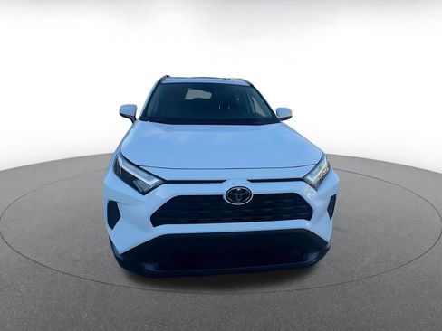 Used 2025 Toyota RAV4 XLE w/ Convenience Package image 4