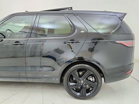 Used 2023 Land Rover Discovery S R-Dynamic image 10