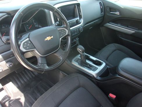 Used 2022 Chevrolet Colorado LT w/ Fleet Safety Package AWD/4WD image 10