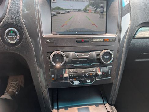 Used 2019 Ford Explorer XLT w/ Equipment Group 202A FWD image 29