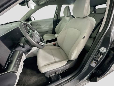 Used 2025 Hyundai Kona SEL FWD image 13