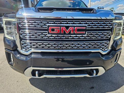 Used 2022 GMC Sierra 2500 Denali w/ Denali Black Diamond Edition AWD/4WD image 9