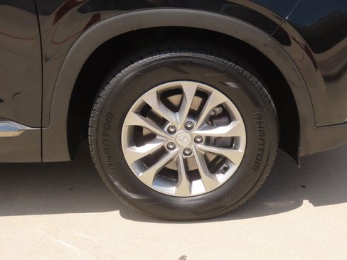 Used 2019 Hyundai Santa Fe SEL FWD image 9