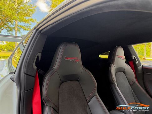 Used 2025 Porsche 911 GT3 RS RWD image 34