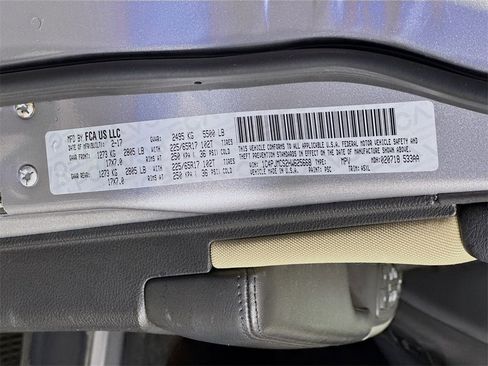 Used 2017 Jeep Cherokee Latitude w/ Safety/Convenience Group image 30