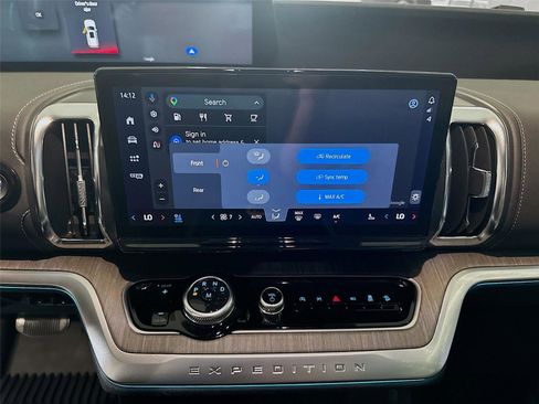 Used 2025 Ford Expedition Max Platinum w/ Platinum Ultimate Package AWD/4WD image 14