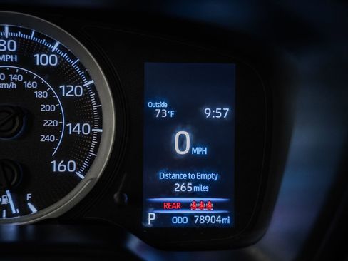 Used 2022 Toyota Corolla LE image 40