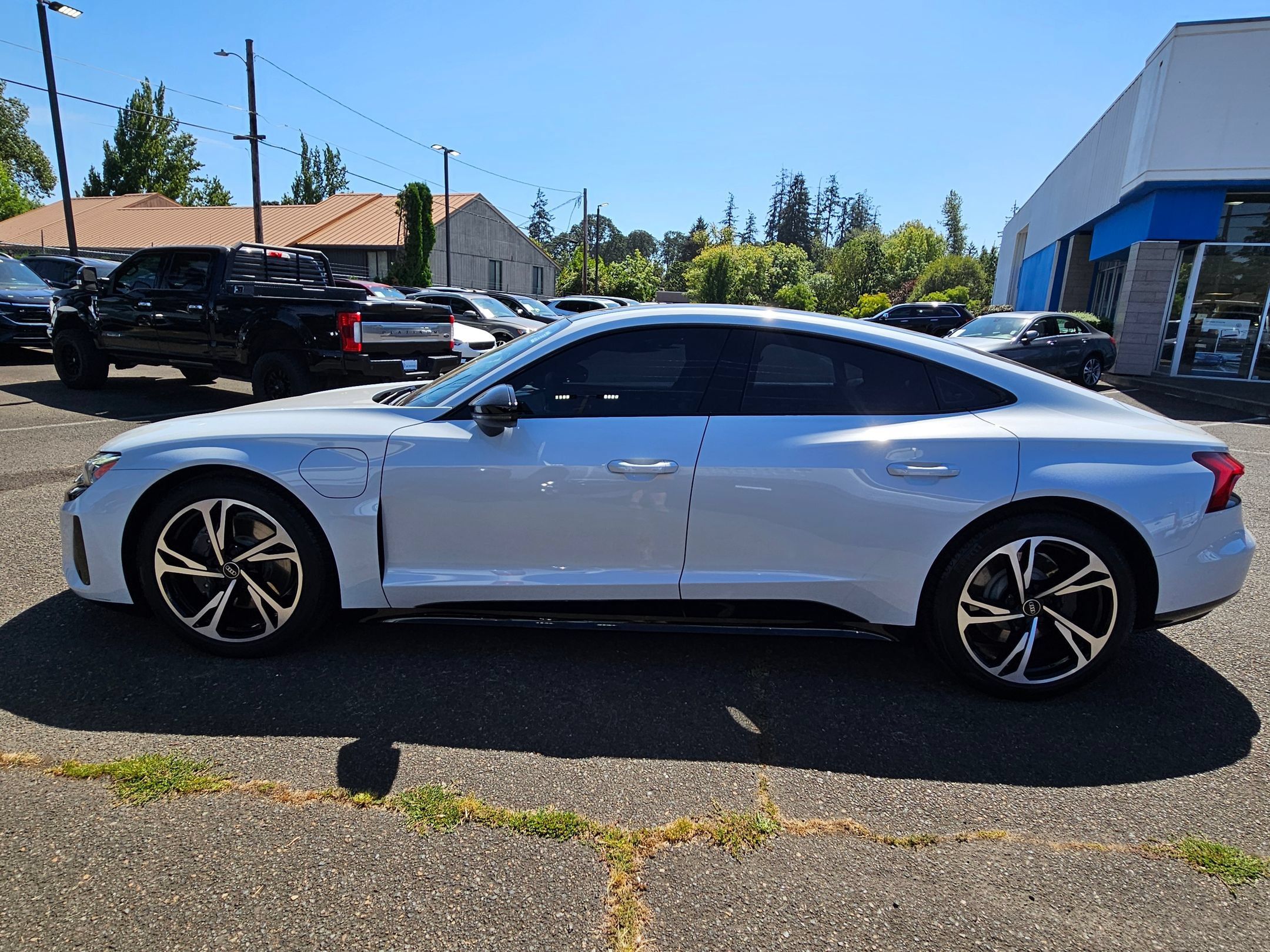 Used 2024 Audi e-tron GT Premium Plus AWD/4WD image 2