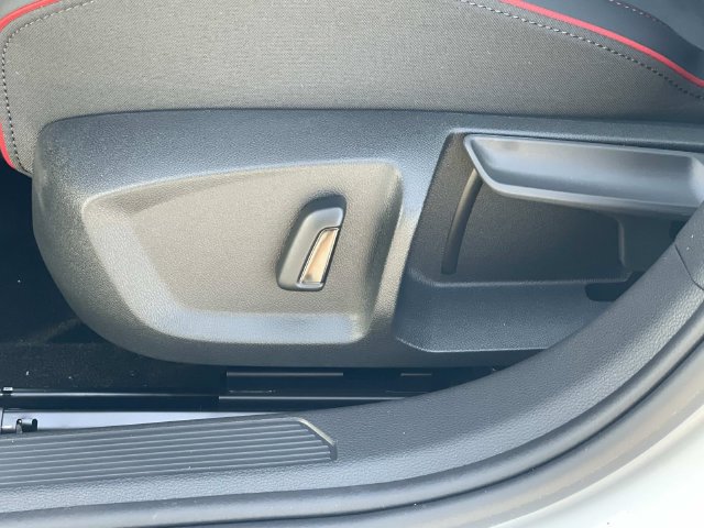 New 2026 Volkswagen GTI SE FWD image 19
