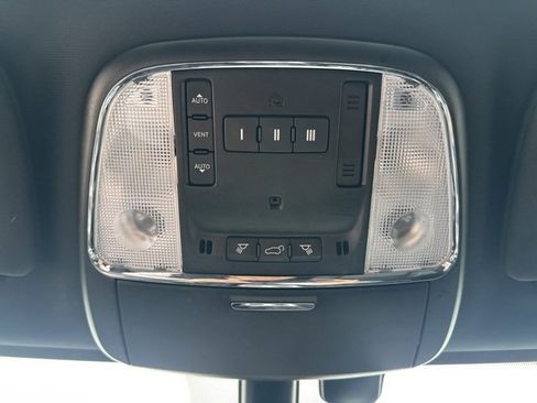 Used 2022 Jeep Grand Cherokee Laredo X image 14