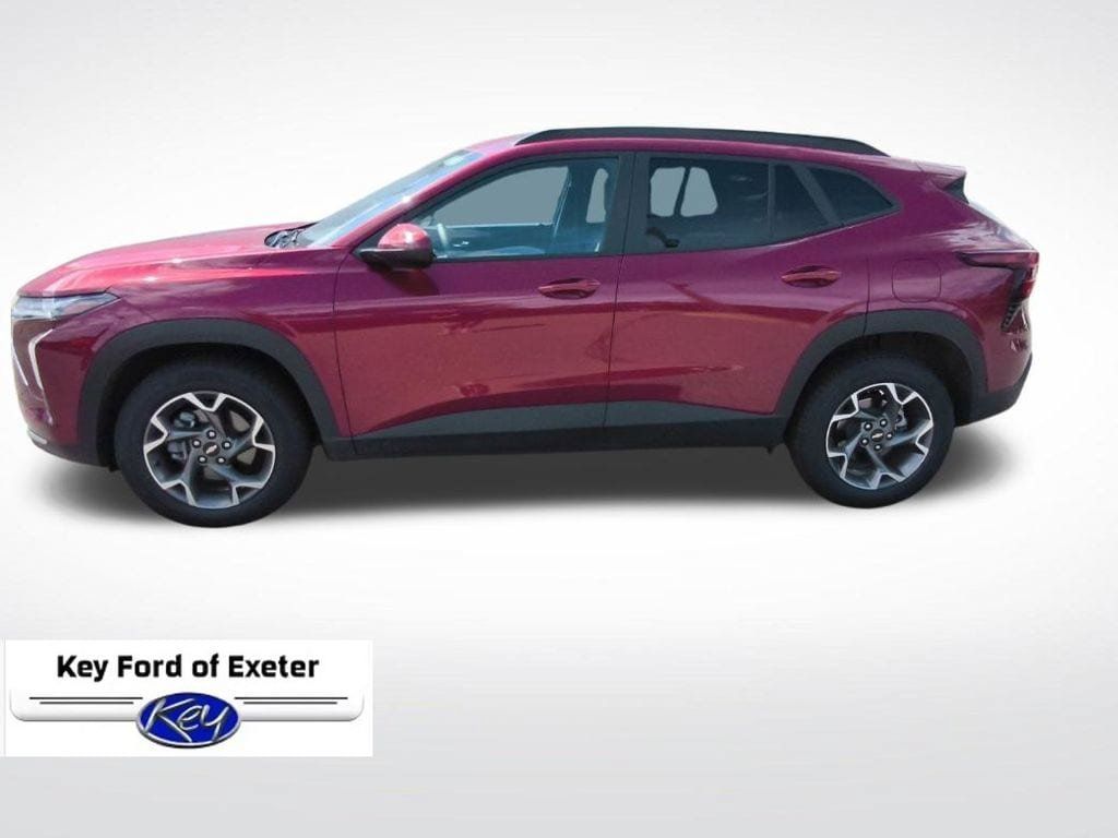 Used 2025 Chevrolet Trax LT FWD image 7