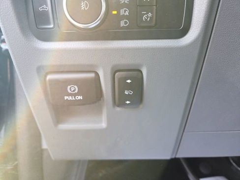 Used 2021 Ford F150 Lariat w/ Equipment Group 502A High image 17